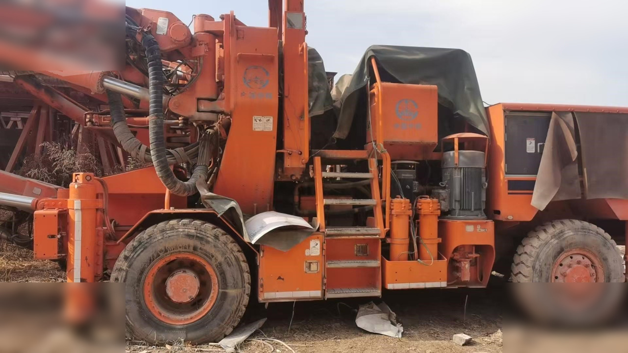 2002 TAMROCK SUPERMATIC 315-150 - Directional boring machine: picture 1 2002 TAMROCK SUPERMATIC 315-150 - Directional boring machine: picture 1