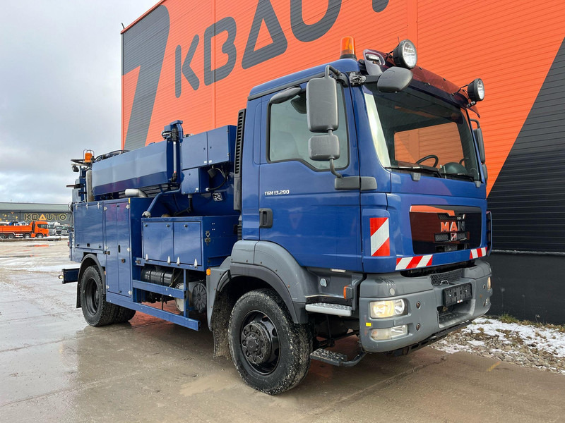 MAN TGM 13.290 4x4 TANK 6500 l / VACUUM Vacustar W900R / PRESSURE Pratissoli KE28 - 61 l/min - 150 bar - Vacuum truck: picture 3 MAN TGM 13.290 4x4 TANK 6500 l / VACUUM Vacustar W900R / PRESSURE Pratissoli KE28 - 61 l/min - 150 bar - Vacuum truck: picture 3