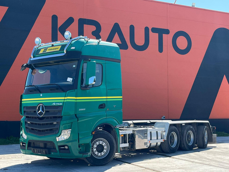 Mercedes-Benz Actros 3563 8x4*4 RETARDER / CHASSIS L=7358 mm - Cab chassis truck: picture 1 Mercedes-Benz Actros 3563 8x4*4 RETARDER / CHASSIS L=7358 mm - Cab chassis truck: picture 1