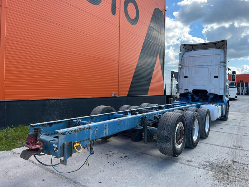 Scania R560 8x4*4 9 TON FRONT AXLE / RETARDER / CHASSIS L=9130 mm - Cab chassis truck: picture 5 Scania R560 8x4*4 9 TON FRONT AXLE / RETARDER / CHASSIS L=9130 mm - Cab chassis truck: picture 5