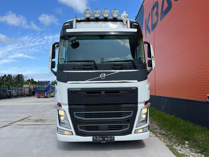 Volvo FH 540 6x2 GLOBE XL / DOUBLE BOGIE - Tractor unit: picture 2 Volvo FH 540 6x2 GLOBE XL / DOUBLE BOGIE - Tractor unit: picture 2