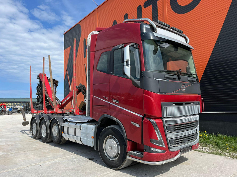 Volvo FH 16 750 8x4/4 DAMAGED ! - Log truck, Crane truck: picture 4 Volvo FH 16 750 8x4/4 DAMAGED ! - Log truck, Crane truck: picture 4