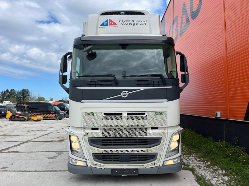 Volvo FH 460 6x2*4 FOR SALE AS CHASSIS / CHASSIS L=7400 mm - Cab chassis truck: picture 3 Volvo FH 460 6x2*4 FOR SALE AS CHASSIS / CHASSIS L=7400 mm - Cab chassis truck: picture 3