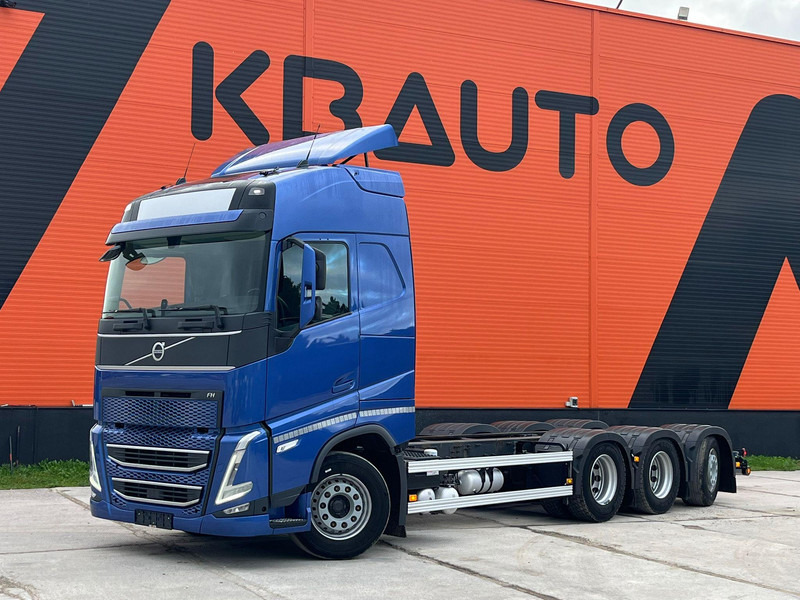 Volvo FH 500 8x4*4 GLOBE XL / RETARDER / CHASSIS L=7589 mm - Cab chassis truck: picture 1 Volvo FH 500 8x4*4 GLOBE XL / RETARDER / CHASSIS L=7589 mm - Cab chassis truck: picture 1