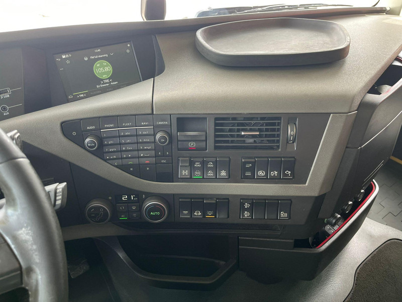 Dropside/ Flatbed truck, Crane truck Volvo FH 540 8x4*4 FASSI F710RA2.26 + JIB / PLATFORM L=6314 mm: picture 19 Dropside/ Flatbed truck, Crane truck Volvo FH 540 8x4*4 FASSI F710RA2.26 + JIB / PLATFORM L=6314 mm: picture 19