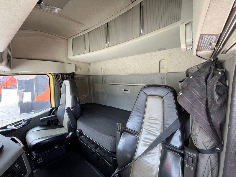 Dropside/ Flatbed truck, Crane truck Volvo FH 540 8x4*4 FASSI F710RA2.26 + JIB / PLATFORM L=6314 mm: picture 18 Dropside/ Flatbed truck, Crane truck Volvo FH 540 8x4*4 FASSI F710RA2.26 + JIB / PLATFORM L=6314 mm: picture 18