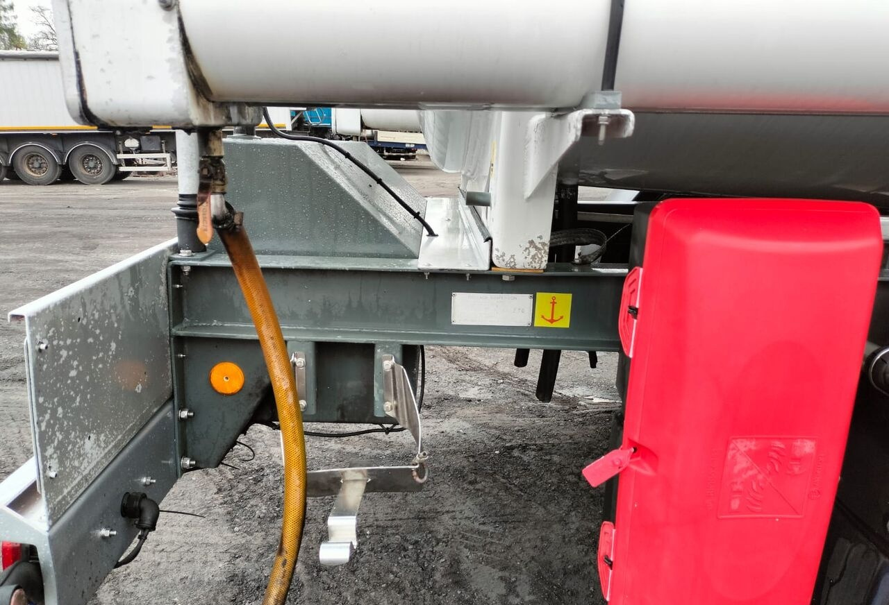 Tank semi-trailer for transportation of fuel Magyar: picture 12