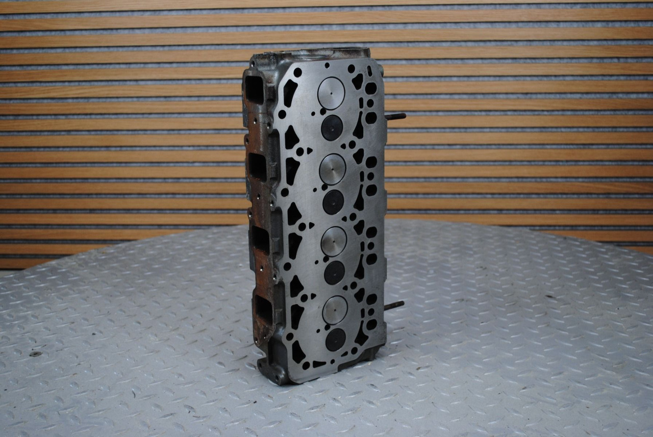 Cilinderkop Yanmar 4TNE88 - 4TNV88 - Cylinder head: picture 1 Cilinderkop Yanmar 4TNE88 - 4TNV88 - Cylinder head: picture 1