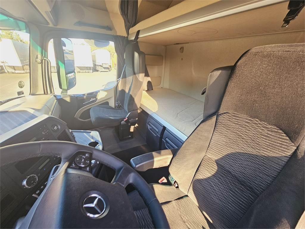 Mercedes-Benz ACTROS 1843 - Tractor unit: picture 5 Mercedes-Benz ACTROS 1843 - Tractor unit: picture 5