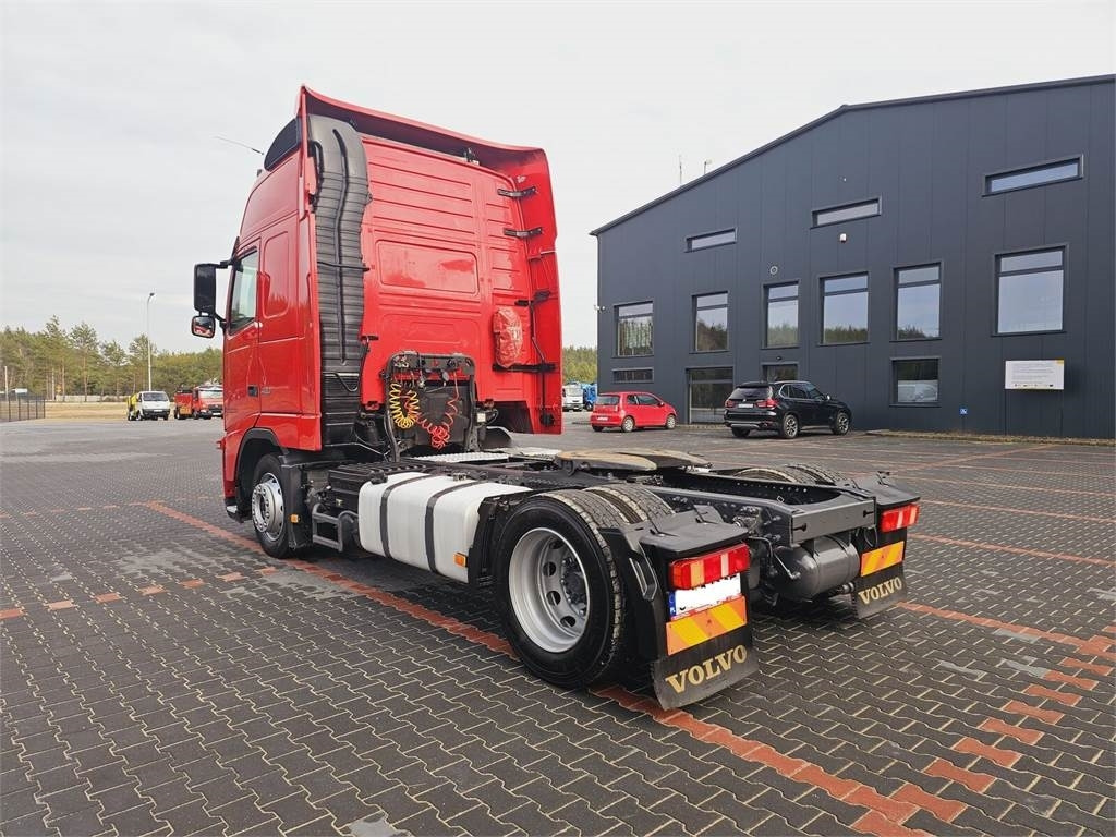 Volvo FH13 XXL NEW TIRES MANUAL 420 EURO 5 2011  - Tractor unit: picture 4 Volvo FH13 XXL NEW TIRES MANUAL 420 EURO 5 2011  - Tractor unit: picture 4