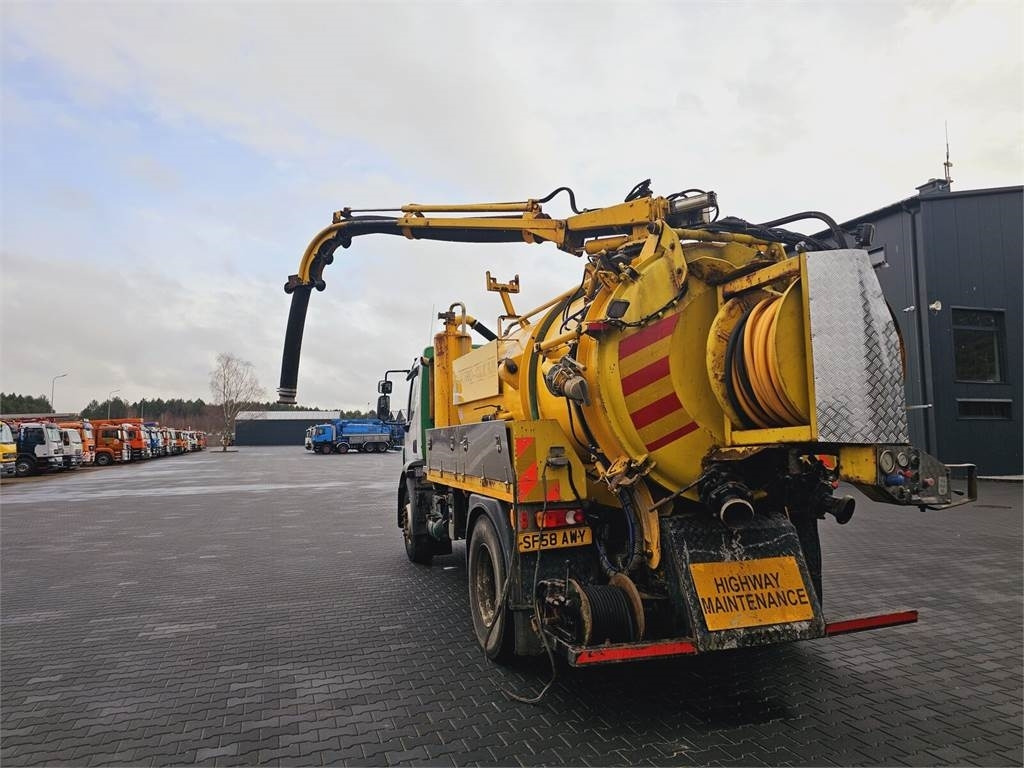 Vacuum truck Volvo FULLER TANKERS 2008 WUKO for collecting liquid was: picture 21