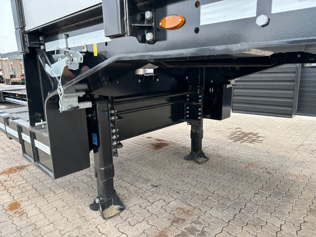 Faymonville 3 achs Multimax Tieflader / Kurze model Faymonville 3 achs Multimax Tieflader / Kurze model - Low loader semi-trailer: picture 5 Faymonville 3 achs Multimax Tieflader / Kurze model Faymonville 3 achs Multimax Tieflader / Kurze model - Low loader semi-trailer: picture 5