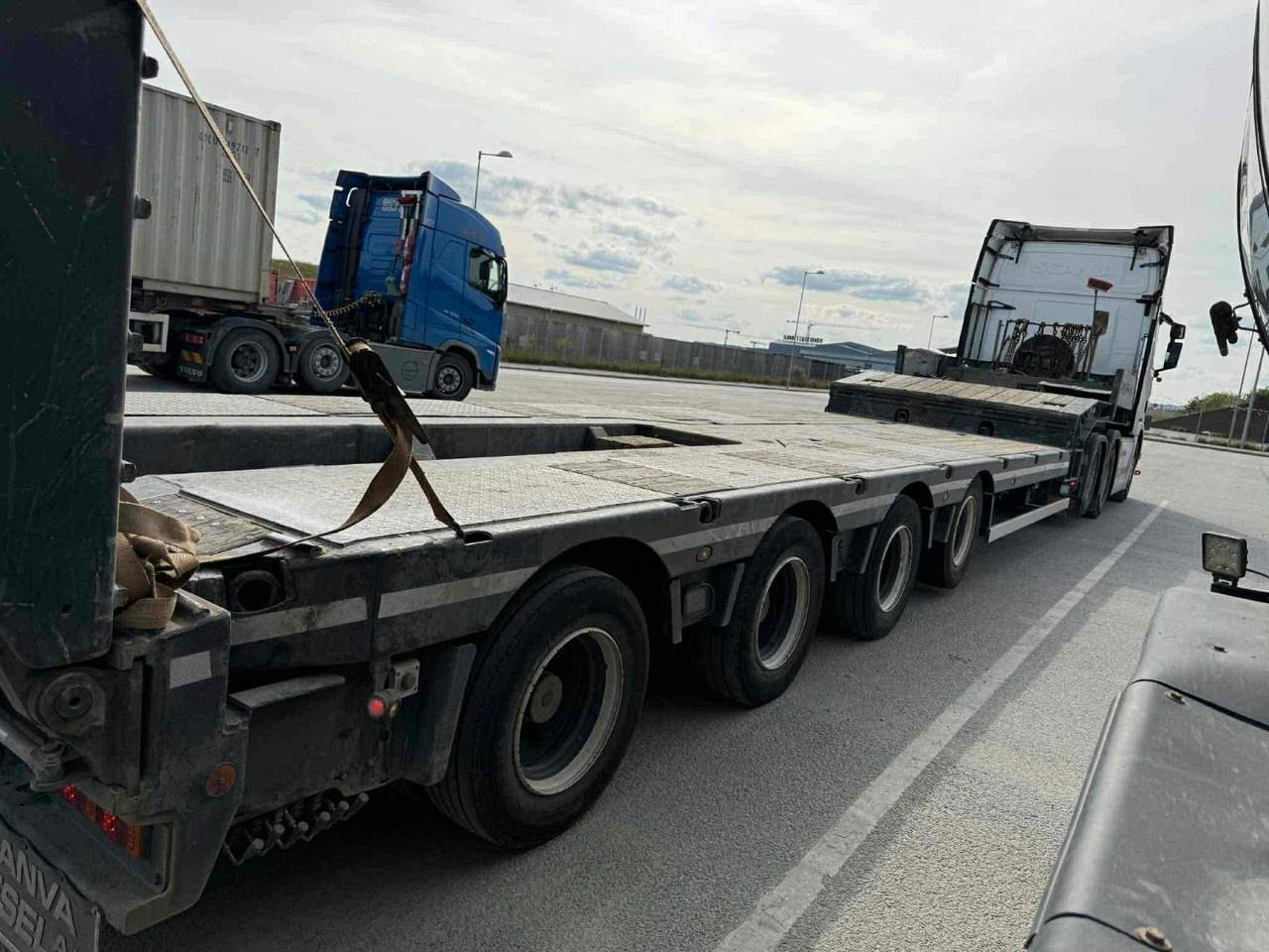 Faymonville 4 achs Multimax L-AUMV - Low loader semi-trailer: picture 2 Faymonville 4 achs Multimax L-AUMV - Low loader semi-trailer: picture 2