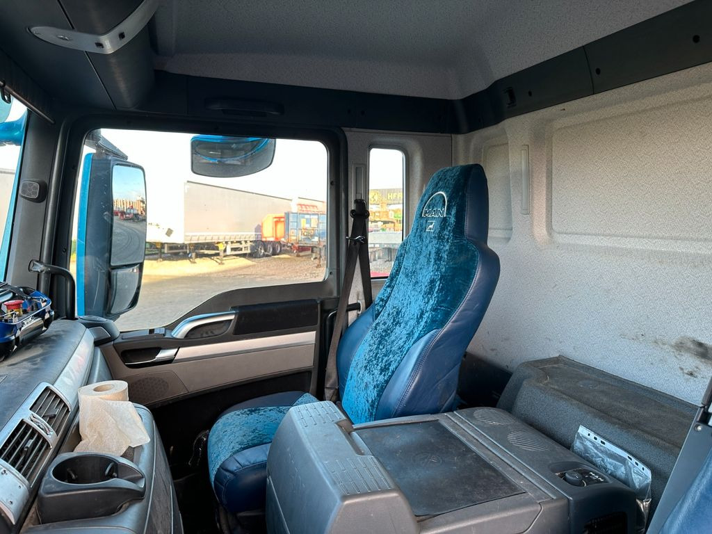 Tipper, Crane truck MAN 35-480 BL 8x4: picture 11