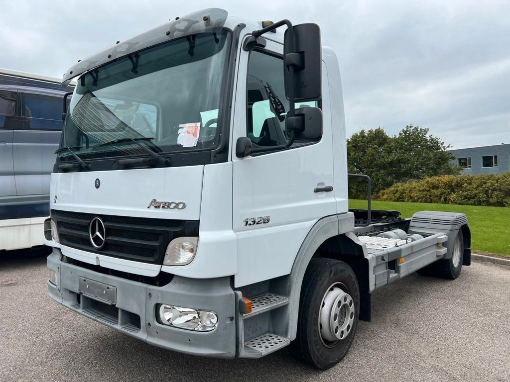 Mercedes-Benz Atego 1328 LS 4x2 + Diagnose Auflieger - Tractor unit: picture 3 Mercedes-Benz Atego 1328 LS 4x2 + Diagnose Auflieger - Tractor unit: picture 3