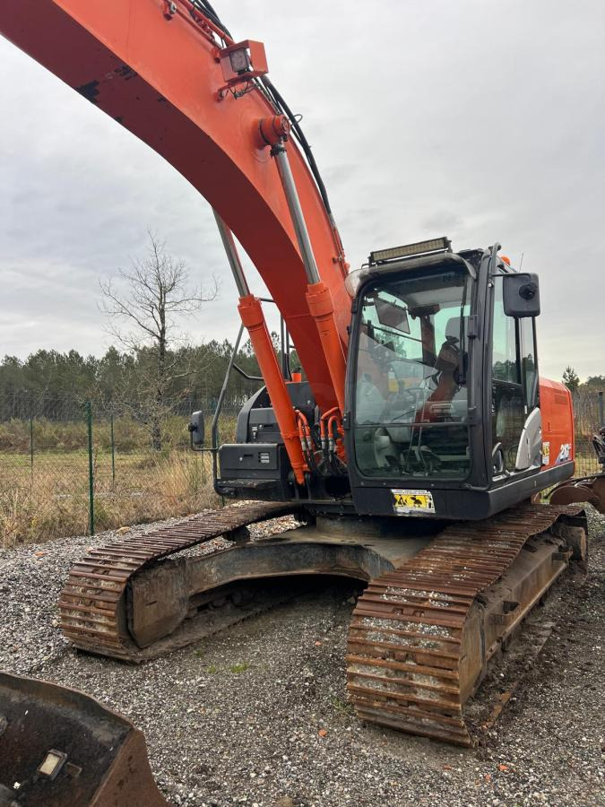 Hitachi ZX210LC 6 - Crawler excavator: picture 1 Hitachi ZX210LC 6 - Crawler excavator: picture 1
