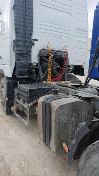 Volvo FH12 430 - Tractor unit: picture 4 Volvo FH12 430 - Tractor unit: picture 4