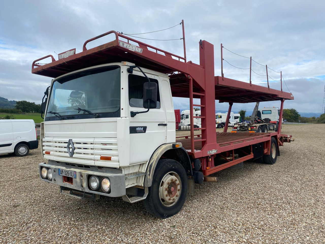 RENAULT GR 280 - Autotransporter truck: picture 1 RENAULT GR 280 - Autotransporter truck: picture 1