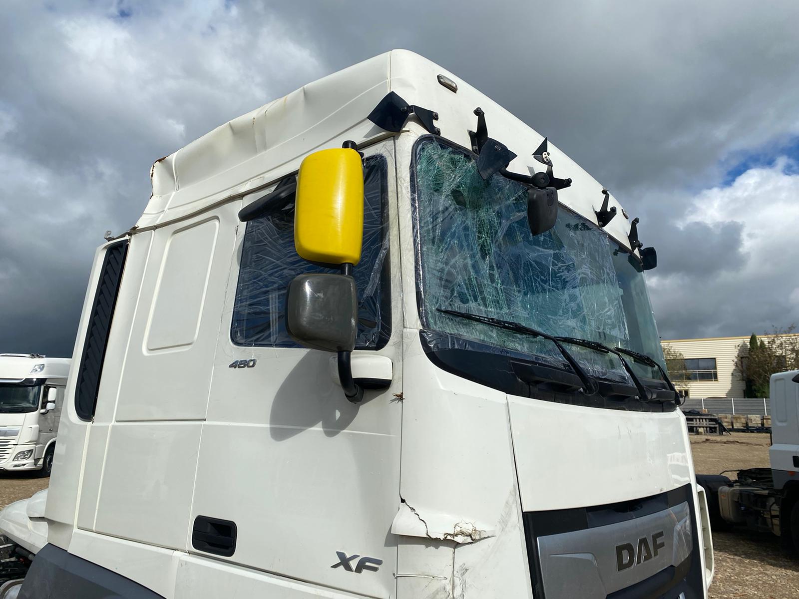 Tractor unit DAF XF480: picture 7