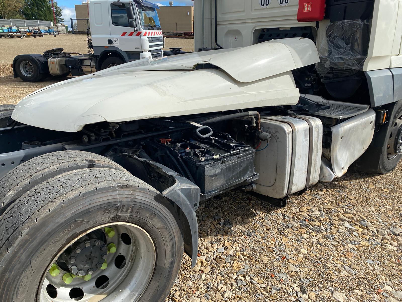 Tractor unit DAF XF480: picture 6