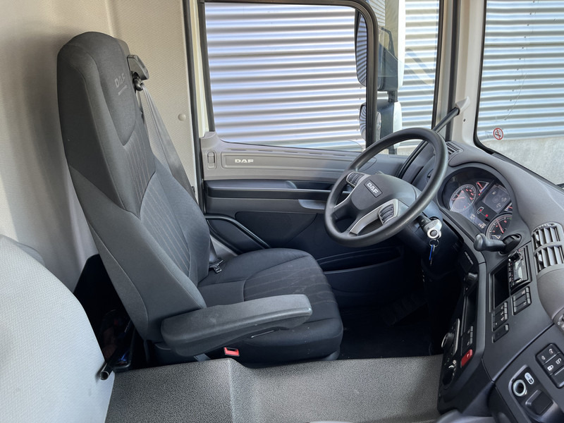 DAF CF 260 FA / 18 Ton / 67 dkm / Box / Laadklep / APK 07-25 - Box truck: picture 3 DAF CF 260 FA / 18 Ton / 67 dkm / Box / Laadklep / APK 07-25 - Box truck: picture 3