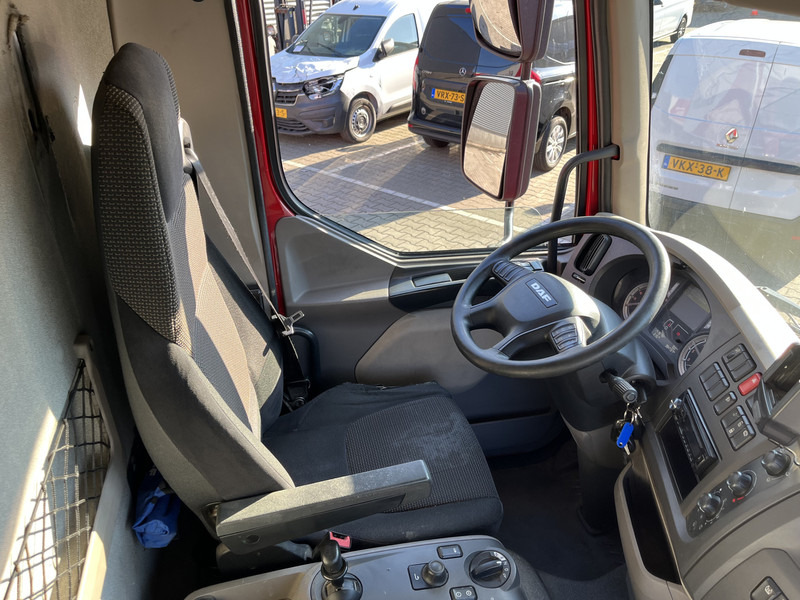 DAF LF 210 FA / 12 Ton / 394 dkm / Box / Loadlift / NL Truck - Box truck: picture 3 DAF LF 210 FA / 12 Ton / 394 dkm / Box / Loadlift / NL Truck - Box truck: picture 3