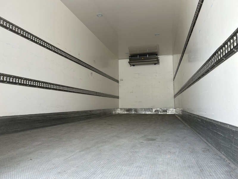 Refrigerator truck MAN TGM 18.250 / Carrier Koeler -30 gr / Chereau Frigobox / Laadklep / APK 06-26: picture 6 Refrigerator truck MAN TGM 18.250 / Carrier Koeler -30 gr / Chereau Frigobox / Laadklep / APK 06-26: picture 6