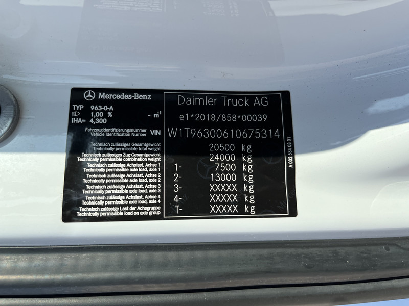 Box truck Mercedes-Benz Actros 2124 / 2023 / 18 Ton / 76 dkm / Box / Laadklep: picture 12
