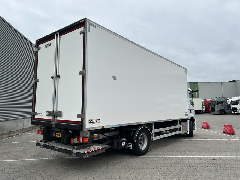 Mercedes-Benz Actros 2124 / Carrier Koeler -30 gr / Cheraeu / Laadklep / APK 01-26 - Refrigerator truck: picture 2 Mercedes-Benz Actros 2124 / Carrier Koeler -30 gr / Cheraeu / Laadklep / APK 01-26 - Refrigerator truck: picture 2