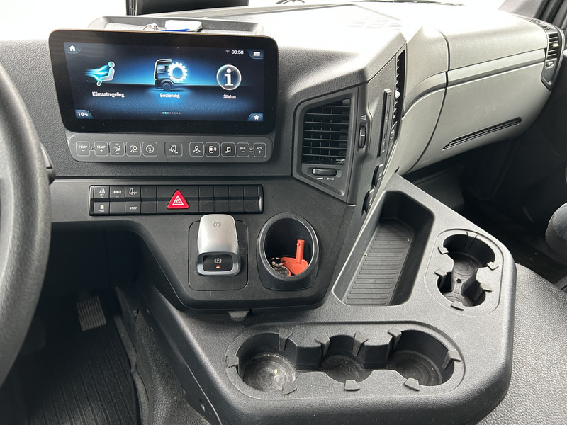 Mercedes-Benz Actros 2124 / Carrier Koeler -30 gr / Cheraeu / Laadklep / APK 01-26 - Refrigerator truck: picture 5 Mercedes-Benz Actros 2124 / Carrier Koeler -30 gr / Cheraeu / Laadklep / APK 01-26 - Refrigerator truck: picture 5