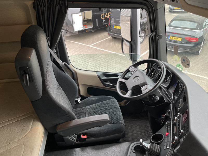 Mercedes-Benz Actros 2124 / New Tacho V2 / 617 dkm / Box / Loadlift / APK TUV 09-25 - Box truck: picture 3 Mercedes-Benz Actros 2124 / New Tacho V2 / 617 dkm / Box / Loadlift / APK TUV 09-25 - Box truck: picture 3