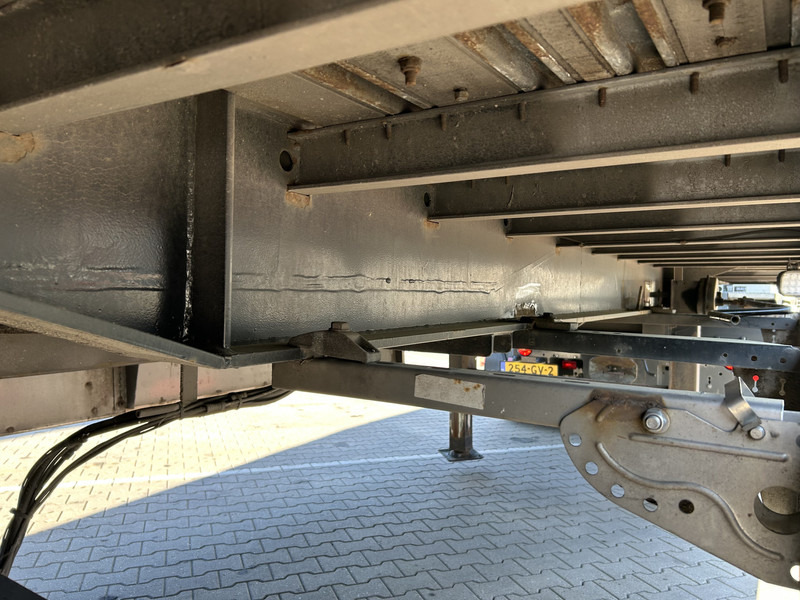 Closed box semi-trailer Renders ROC 12.10 / City / Box / Loadlift 2000 kg / NL Trailer: picture 12