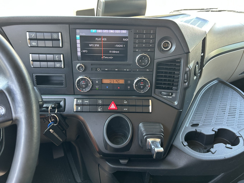 Mercedes-Benz Actros 1842 Bigspace / 742 dkm / Mega / New Tacho / Stand Klima / 2 Tanks - Tractor unit: picture 5 Mercedes-Benz Actros 1842 Bigspace / 742 dkm / Mega / New Tacho / Stand Klima / 2 Tanks - Tractor unit: picture 5