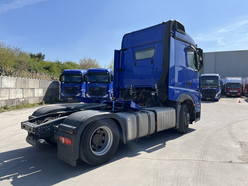 Mercedes-Benz Actros 1842 Streamspace / 871 dkm / 2 Tanks / NL Truck - Tractor unit: picture 2 Mercedes-Benz Actros 1842 Streamspace / 871 dkm / 2 Tanks / NL Truck - Tractor unit: picture 2