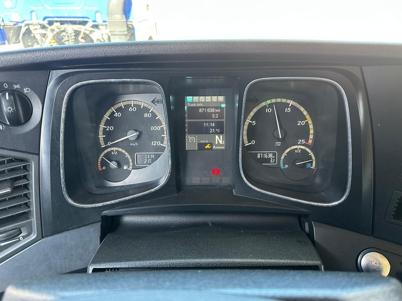Mercedes-Benz Actros 1842 Streamspace / 871 dkm / 2 Tanks / NL Truck - Tractor unit: picture 4 Mercedes-Benz Actros 1842 Streamspace / 871 dkm / 2 Tanks / NL Truck - Tractor unit: picture 4