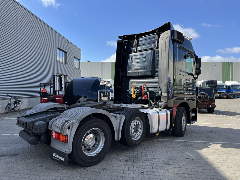 Mercedes-Benz Actros 2546 V6 / MP3 F04 Megaspace / 598 dkm / 6x2 Steer + Lift / NL Truck - Tractor unit: picture 2 Mercedes-Benz Actros 2546 V6 / MP3 F04 Megaspace / 598 dkm / 6x2 Steer + Lift / NL Truck - Tractor unit: picture 2