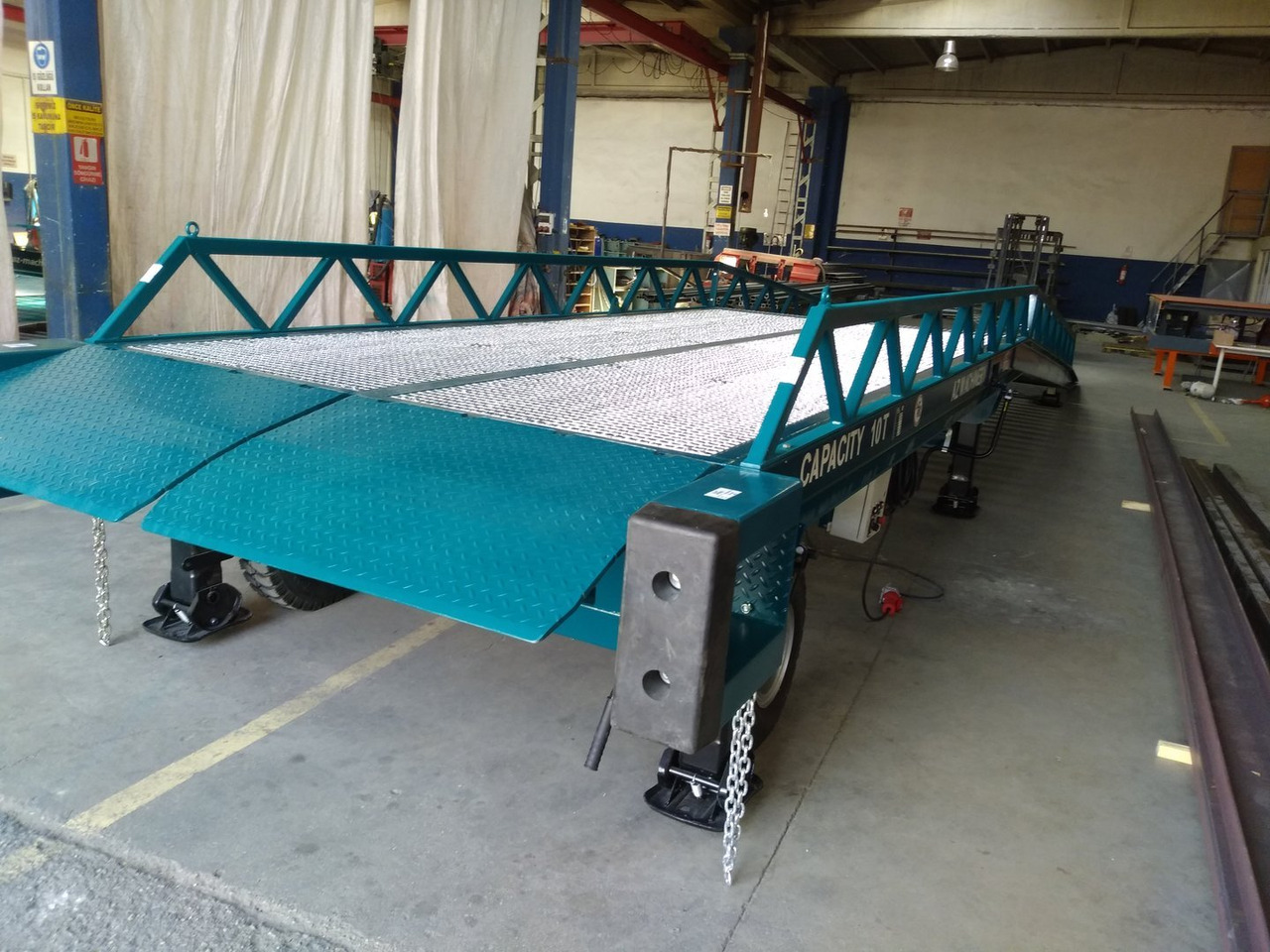 New Loading ramp Loading Ramp with with electro hydraulic tilting bridge -  AZ RAMP - STAR- 8T-ZR-LLO-E: picture 5