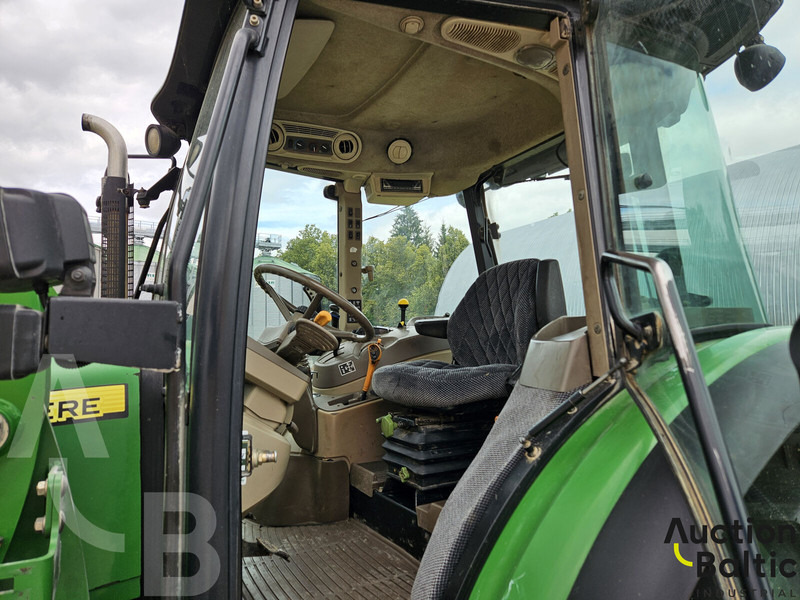 Farm tractor John Deere 5100 R: picture 7