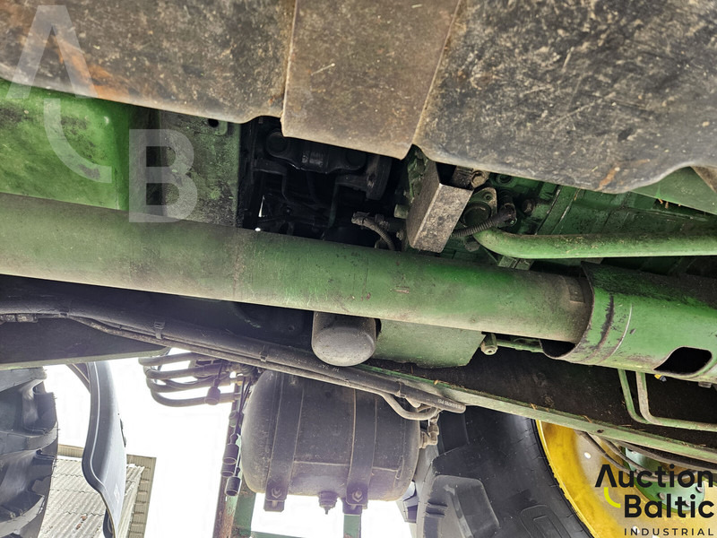 Farm tractor John Deere 5100 R: picture 16