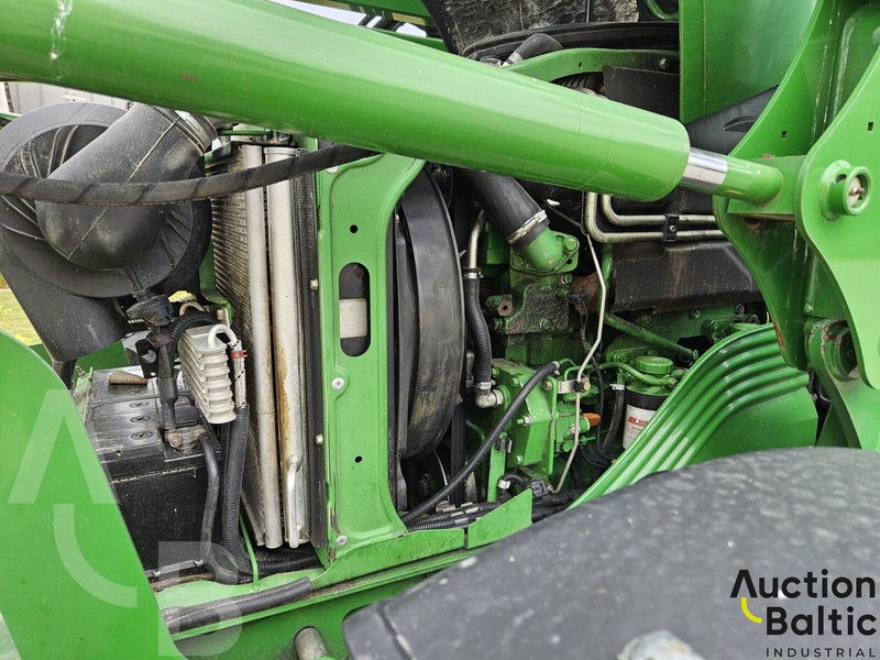 Farm tractor John Deere 5100 R: picture 17