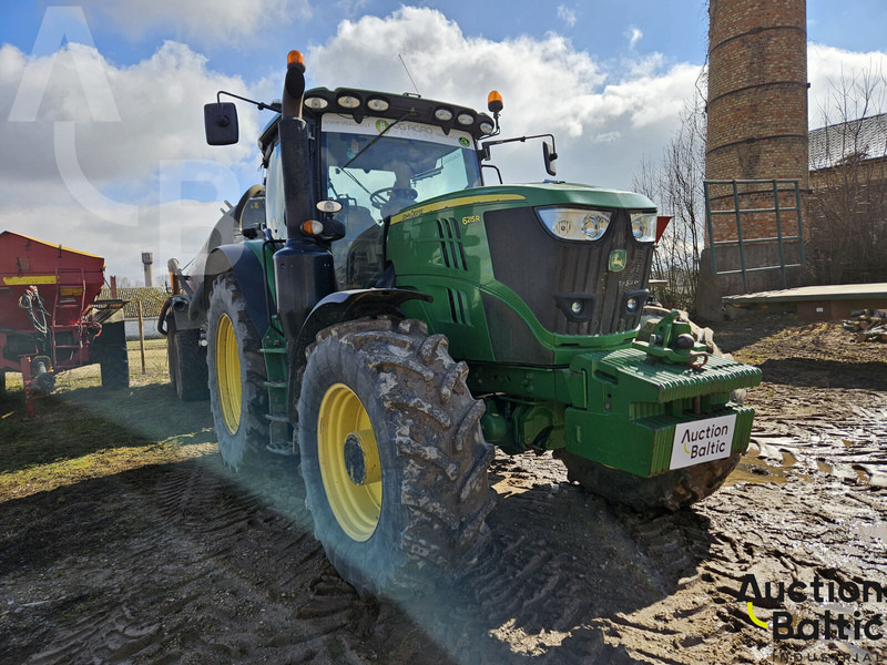 John Deere 6125 R - Farm tractor: picture 2 John Deere 6125 R - Farm tractor: picture 2