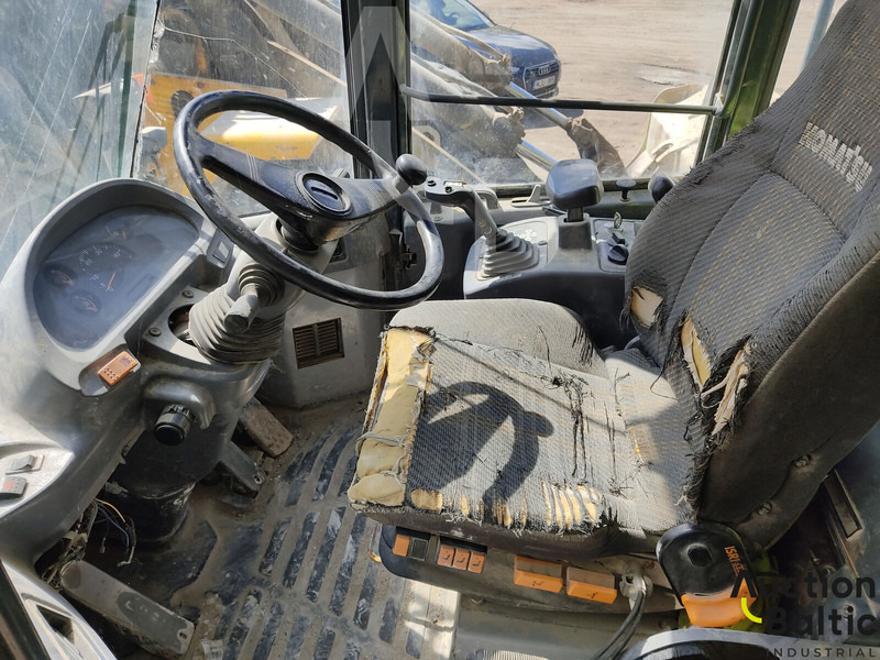 Komatsu WA250-5 - Wheel loader: picture 4 Komatsu WA250-5 - Wheel loader: picture 4