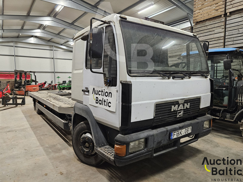 MAN 8.224 - Autotransporter truck: picture 1 MAN 8.224 - Autotransporter truck: picture 1