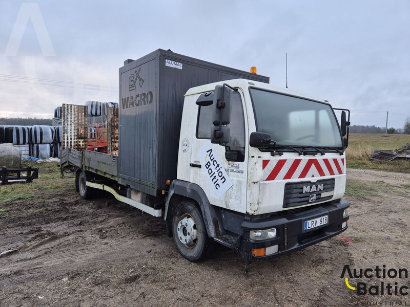 MAN LE 12.220 - Dropside/ Flatbed truck: picture 2 MAN LE 12.220 - Dropside/ Flatbed truck: picture 2