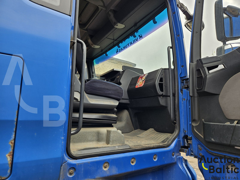 MAN TGA18.360 - Box truck: picture 5 MAN TGA18.360 - Box truck: picture 5
