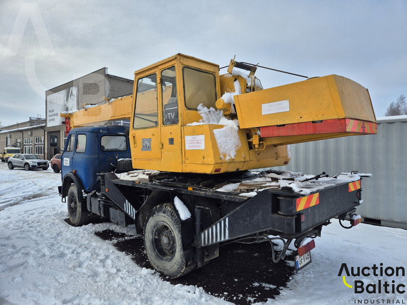 Maz 5334 - Loader crane: picture 3 Maz 5334 - Loader crane: picture 3