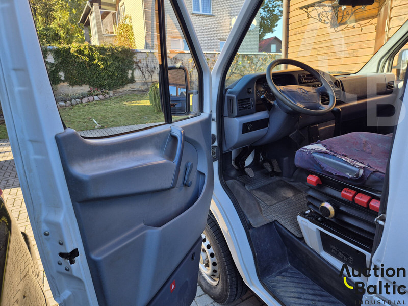 Mercedes-Benz 300-serie 312 D - Panel van: picture 5 Mercedes-Benz 300-serie 312 D - Panel van: picture 5