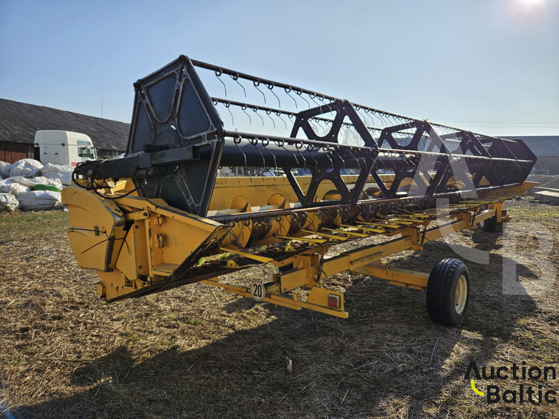Combine harvester for transportation of food New Holland CR 9080: picture 10