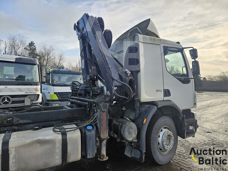 Volvo FE320 - Hook lift truck, Crane truck: picture 3 Volvo FE320 - Hook lift truck, Crane truck: picture 3