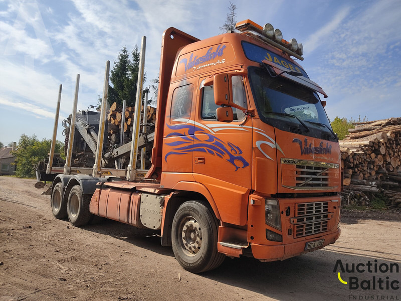 Volvo FH16 - Log truck, Crane truck: picture 1 Volvo FH16 - Log truck, Crane truck: picture 1